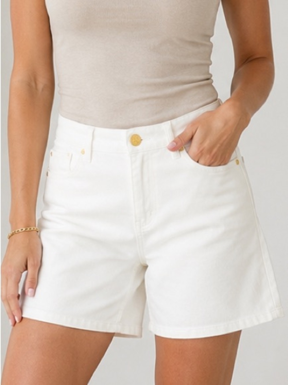 Democracy Ab”solution High Rise White Shorts Size 2 NWT Luxe Touch Tummy Control